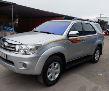 Toyota Fortuner 2010 - Màu bạc, giá ưu đãi