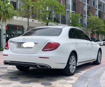 Mercedes-Benz E200 2016 - Xe màu trắng