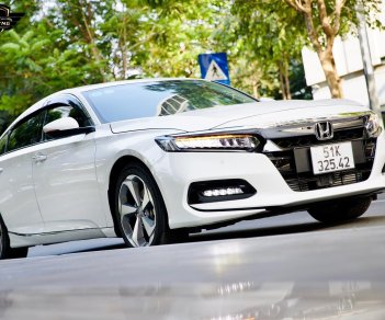 Honda Accord 2022 - Sensing nhập Thái, odo chỉ mới 400km, mới đập thùng