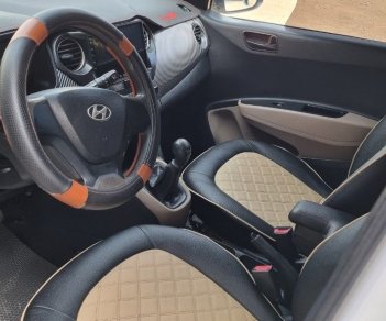 Hyundai Premio 2014 - Xe màu trắng, nhập khẩu