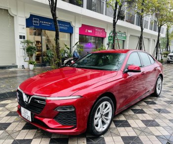 VinFast LUX A2.0 2022 - Xe màu đỏ