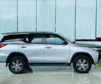 Toyota Fortuner 2019 - Bán xe ít sử dụng giá chỉ 920tr