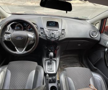 Ford Fiesta 2014 - Màu đỏ, nhập khẩu