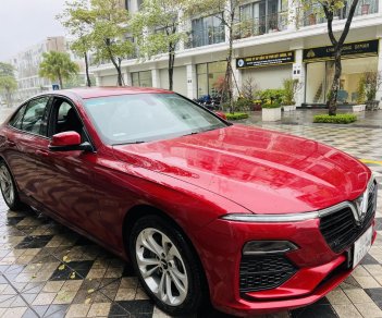 VinFast LUX A2.0 2022 - Xe màu đỏ