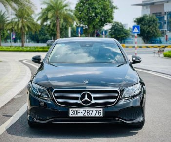 Mercedes-Benz E250 2018 - Xe màu đen sang trọng