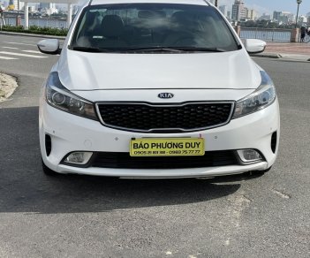 Kia Cerato 2018 - Xe màu trắng