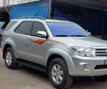 Toyota Fortuner 2010 - Màu bạc, giá ưu đãi