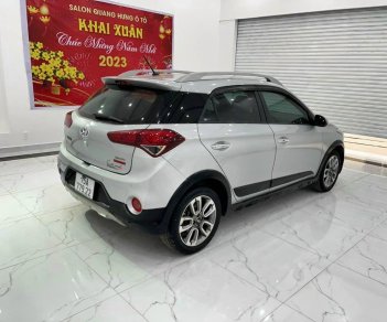 Hyundai i20 Active 2016 - Màu bạc, nhập khẩu