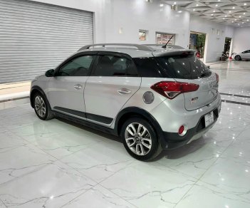 Hyundai i20 Active 2016 - Màu bạc, nhập khẩu