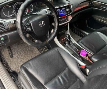 Honda Accord 2014 - Màu trắng, nhập khẩu nguyên chiếc