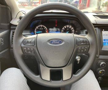 Ford Ranger 2020 - Màu đen, giá chỉ 605 triệu