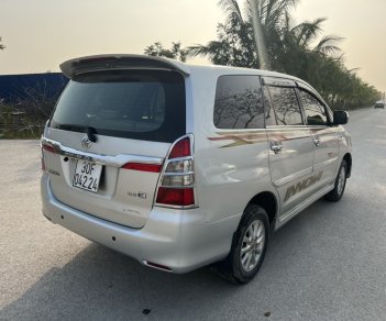 Toyota Innova 2013 - Gia đình không ngày taxi dịch vụ