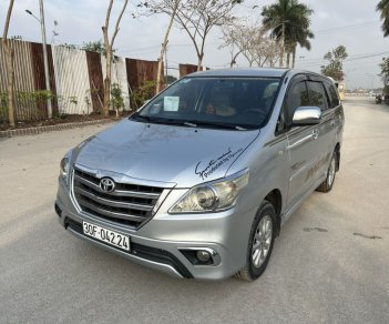 Toyota Innova 2013 - Gia đình không ngày taxi dịch vụ