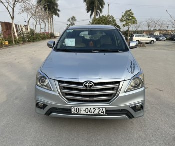 Toyota Innova 2013 - Gia đình không ngày taxi dịch vụ