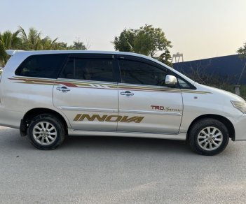 Toyota Innova 2013 - Gia đình không ngày taxi dịch vụ