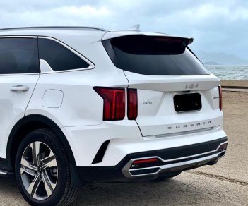 Kia Sorento 2022 - Xe màu trắng