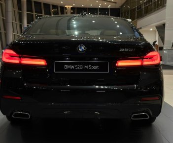 BMW 520i 2022 - Hót, ưu đãi cực tốt tại Bình Dương