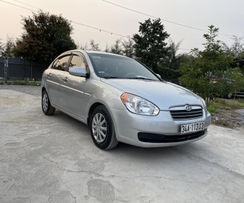 Hyundai Verna 2008 - Xe màu bạc, 145tr