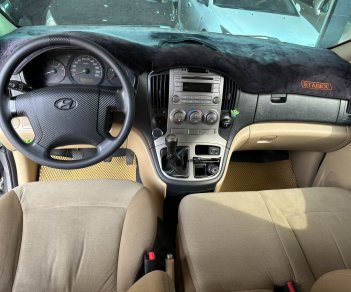 Hyundai Starex 2015 - Màu bạc, xe nhập giá hữu nghị
