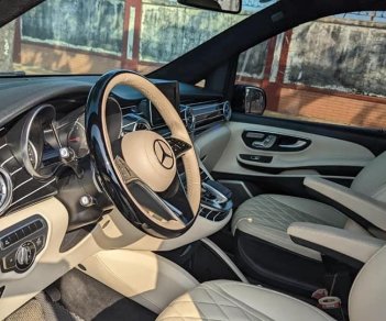 Mercedes-Benz V 220 2017 - Màu đen, nhập khẩu