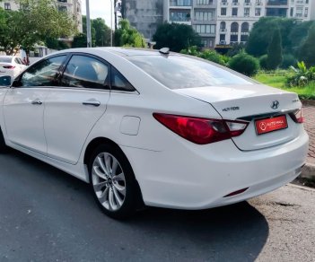 Hyundai Sonata 2010 - Màu trắng, xe nhập