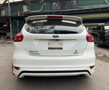 Ford Focus 2019 - Màu trắng, xe nhập