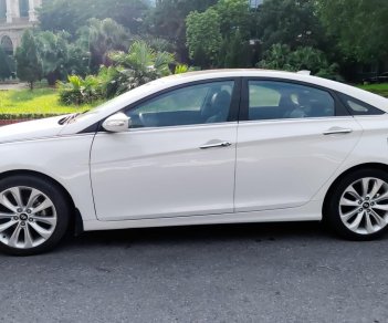 Hyundai Sonata 2010 - Màu trắng, xe nhập