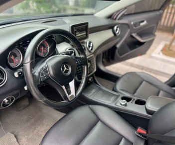 Mercedes-Benz GLA 200 2014 - Gia đình cần bán gấp con xe nhập khẩu, xe rất chắc chưa đâm va bao check