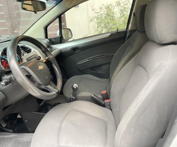 Chevrolet Spark 2018 - Màu trắng, số sàn, giá cực tốt