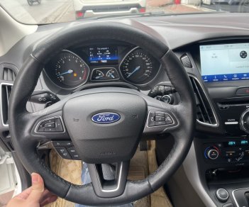 Ford Focus 2019 - Xe phóng tít mù - Chạy thành phố là ngon