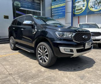 Ford Everest 2021 - Xe màu đen
