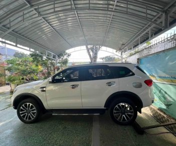 Ford Everest 2018 - Màu trắng số tự động, giá cực tốt