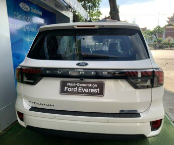 Ford Everest 2023 - Bản 1 cầu, bản nâng cấp năm 2023