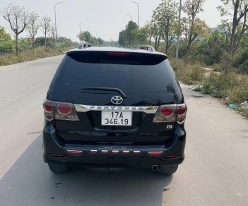 Toyota Fortuner 2014 - Xe màu đen