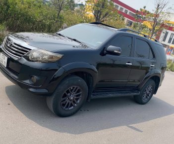 Toyota Fortuner 2014 - Xe màu đen