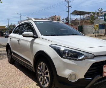 Hyundai i20 Active 2017 - Màu trắng, nhập khẩu