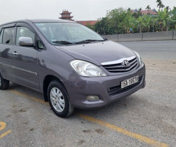 Toyota Innova 2010 - Xe màu xám