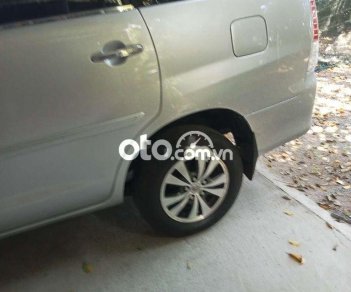 Toyota Innova  ... màu bạc gia đình cần bán.... 2010 - Toyota Innova... màu bạc gia đình cần bán....