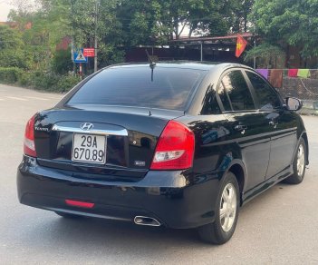 Hyundai Verna 2009 - Xe màu đen  