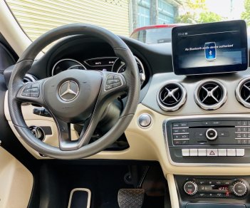 Mercedes-Benz GLA 200 2017 - Xe màu trắng
