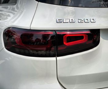 Mercedes-Benz GLB 200 2023 - Đủ màu, sẵn xe giao ngay Noel, quà tặng cực lớn