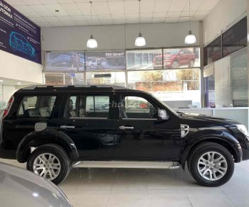 Ford Everest Bán  màu đen số tự động 2013 giá thấp nhất 2011 - Bán Everest màu đen số tự động 2013 giá thấp nhất