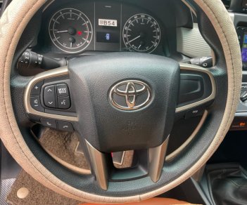 Toyota Innova 2019 - Màu xám