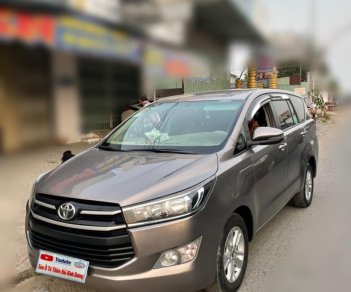 Toyota Innova 2019 - Màu xám