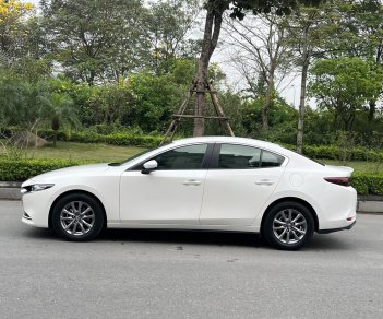 Mazda 3 2022 - Màu trắng, giá 668tr