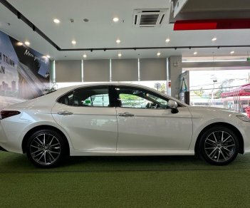 Toyota Camry 2023 - Xứng tầm doanh nhân