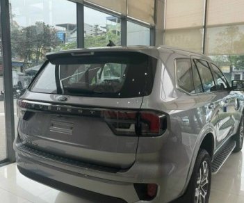 Ford Everest 2023 - Ưu đãi T3 trước thềm xe lên giá