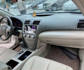 Toyota Camry 2011 - Xe màu trắng