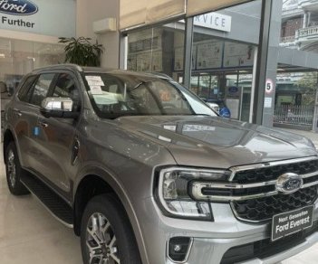 Ford Everest 2023 - Ưu đãi T3 trước thềm xe lên giá