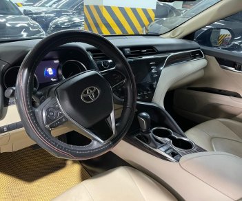 Toyota Camry 2019 - Nhập khẩu nguyên chiếc, giá chỉ 1 tỷ 25tr